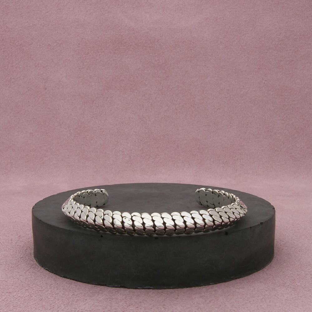 navajo sterling silver vintage carinated cuff bracelet size 6.5in